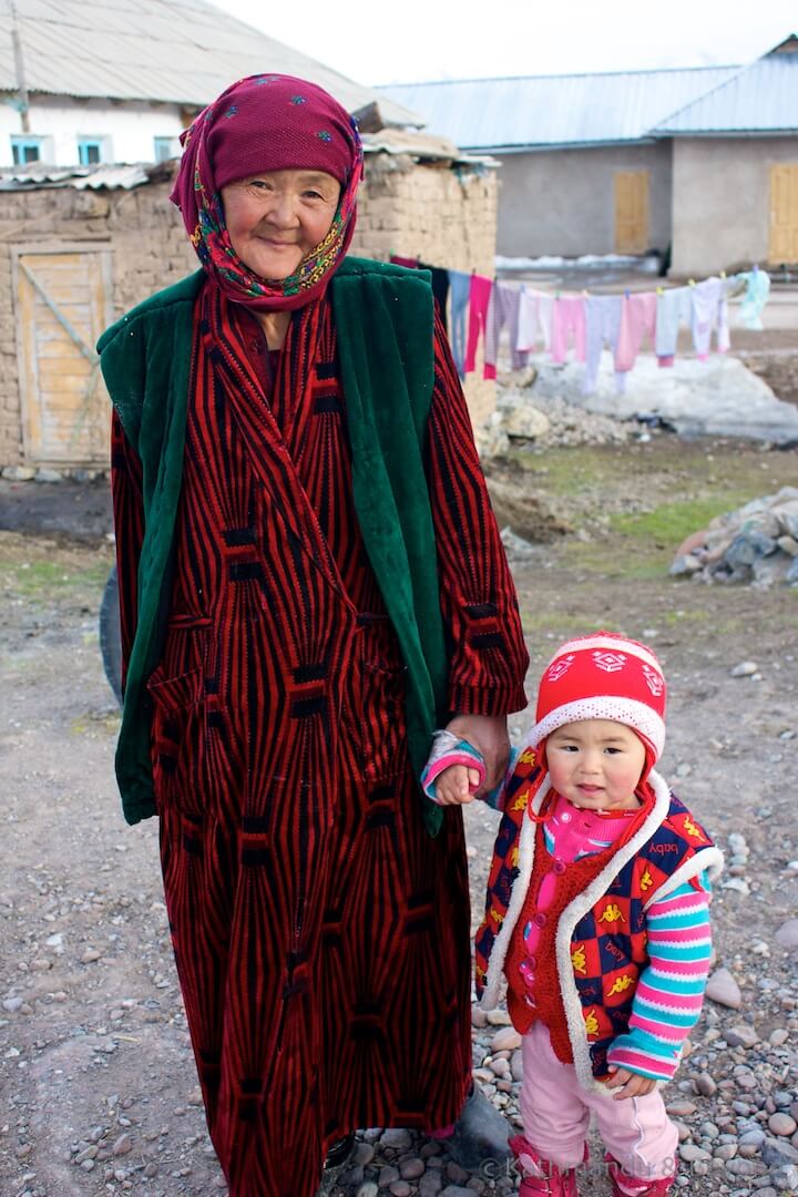 Sary Tash Kyrgyzstan 12r