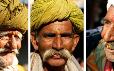 Travel Shot | Happy pilgrims in Varanasi, India