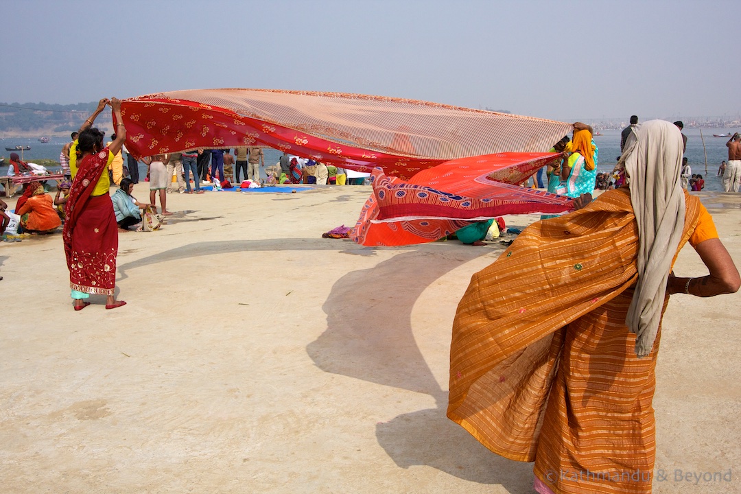 Drying sari’s after a dip in the Ganga | Maha Kumbh Mela Sangam Allahabad India