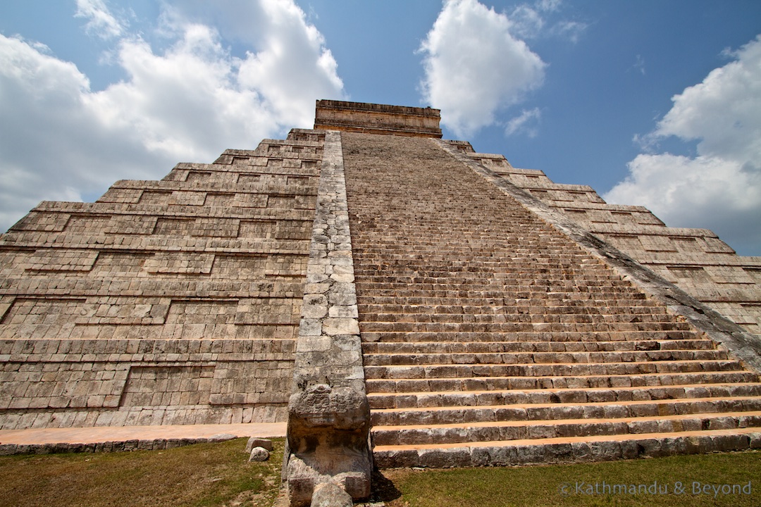 El Castillo (Pyramid of Kukulcan) Chichen Itza Mexico (6)