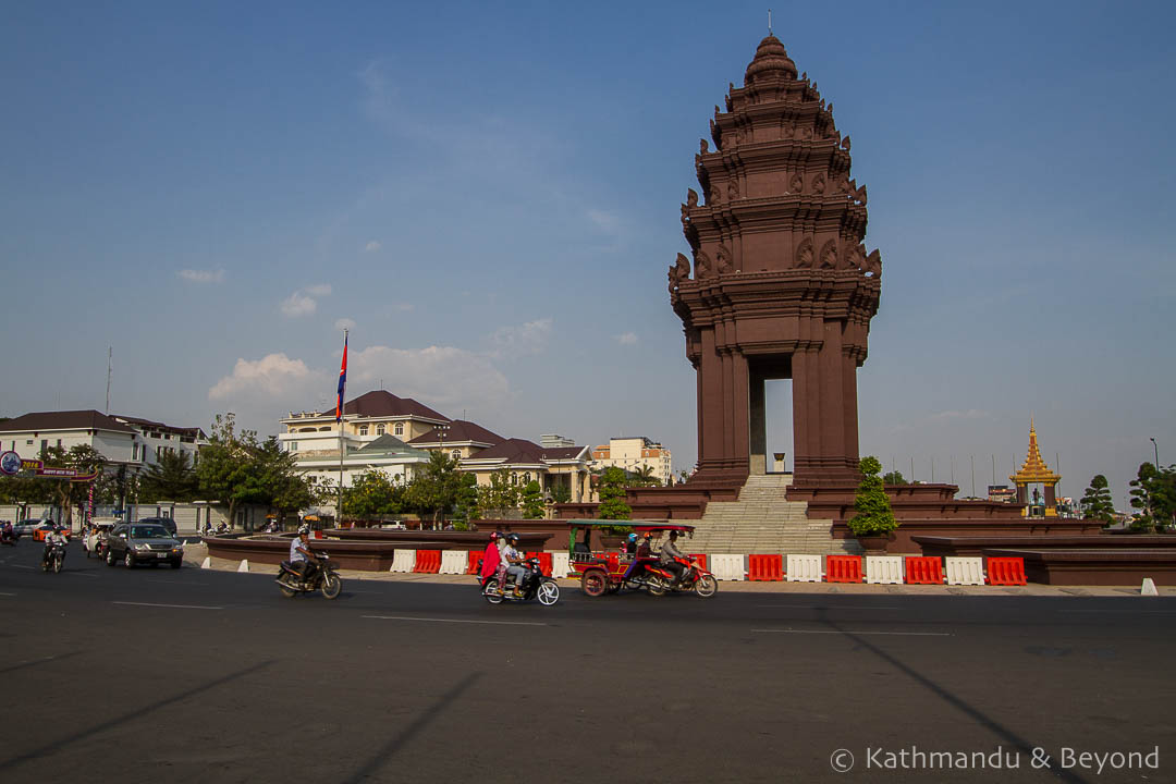 Independence Monument Phnom Penh Cambodia | Architecture 