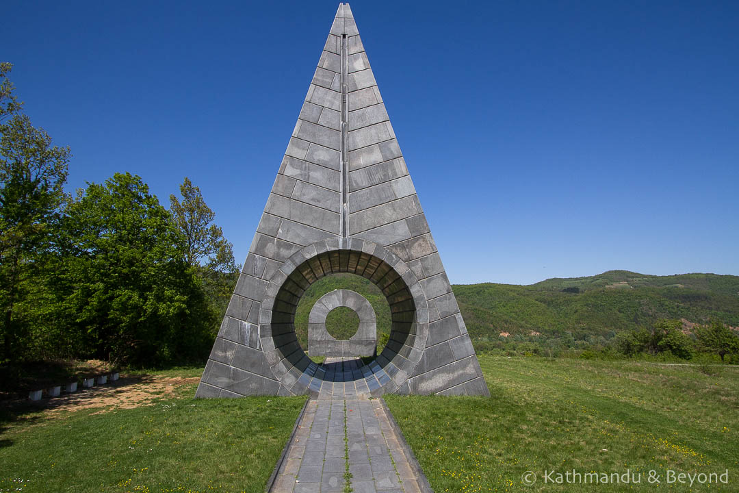 Mausoleum to the Fallen Insurgents against Fascism (Popina Monument Park / 'The Sniper') in Štulac, Serbia | Spomenik | Socialist memorial | former Yugoslavia