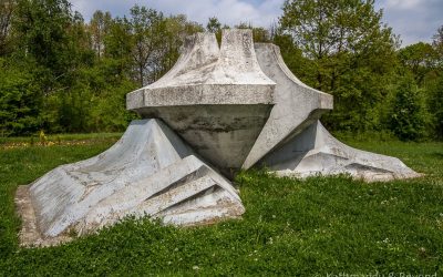 Crystal Flower Monument, Šumarice Memorial Park