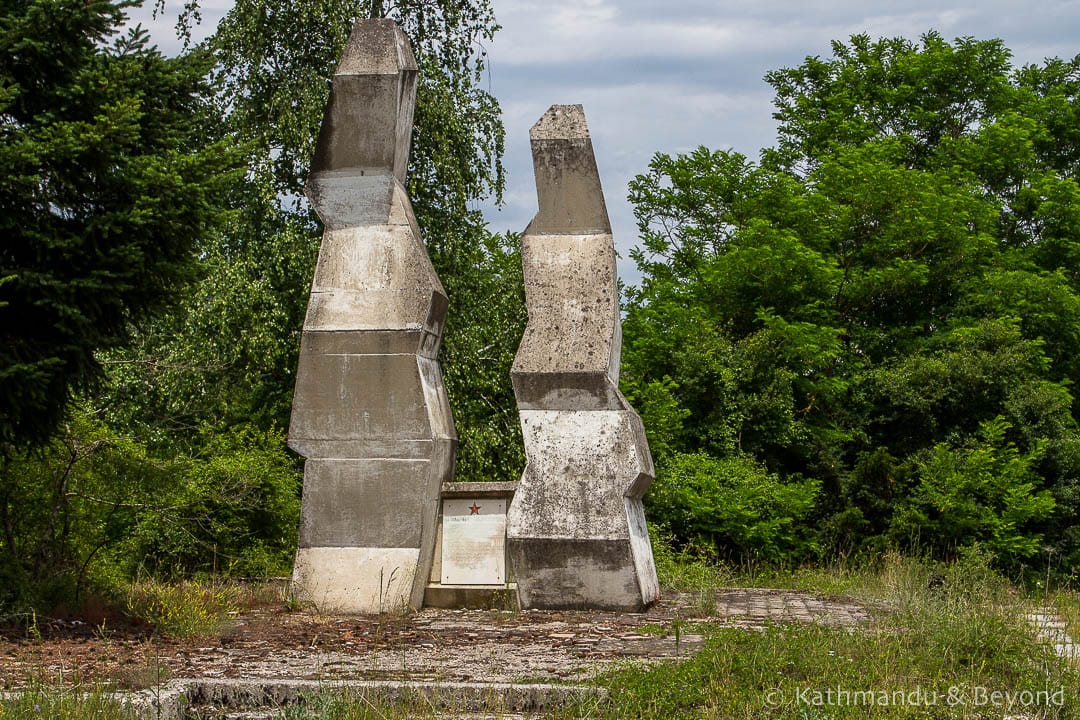 Monument to the Uprising at Debarca Botun Macedonia-15