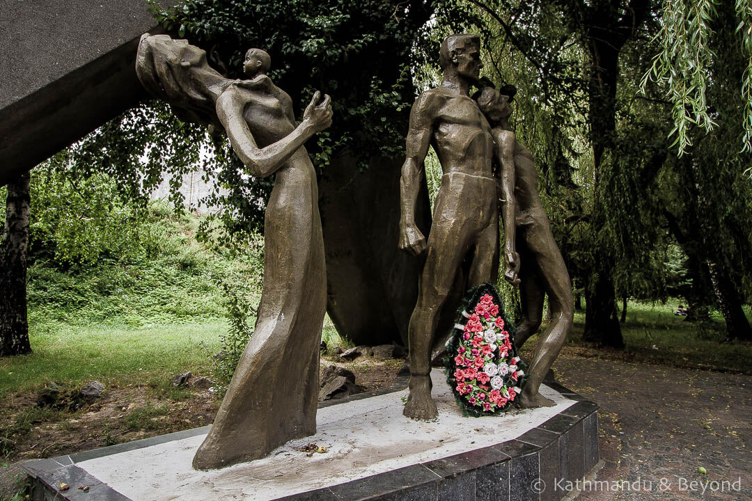 Monument to the Victims of Fascism Rivne Ukraine-2.jpg