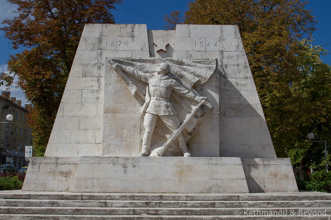 Memorial to the Soviet Army (WWII Memorial) Shumen Bulgaria-1.jpg