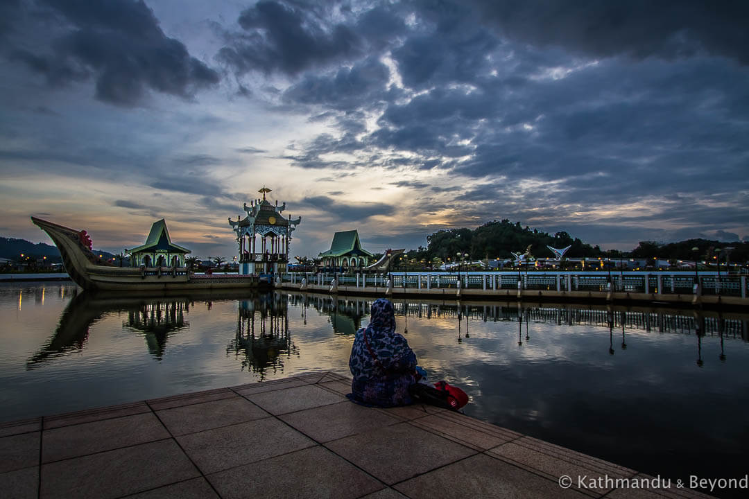 Omar Ali Saifuddien Mosque Bandar Seri Begawan Brunei-10