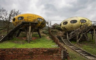 Abandoned Taiwan: The Futuro Village at Wanli AKA UFO Houses