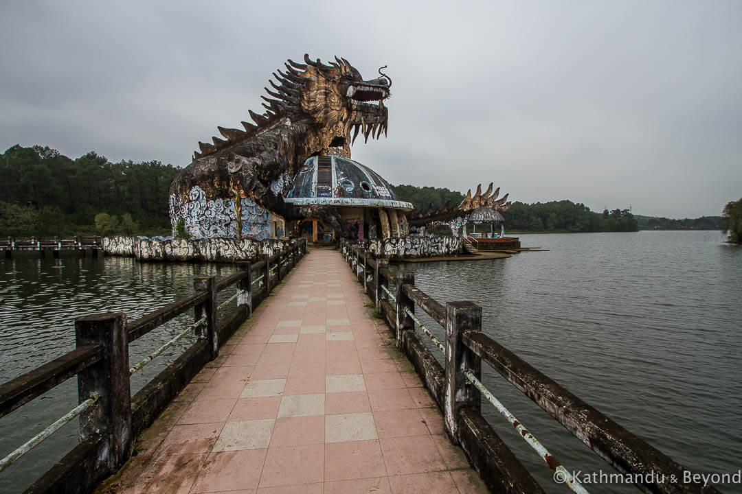 Ho Thuy Tien Water Park Hue Vietnam-40