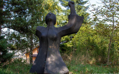 Monument to Women Fighters and Victims, Vraca Memorial Park
