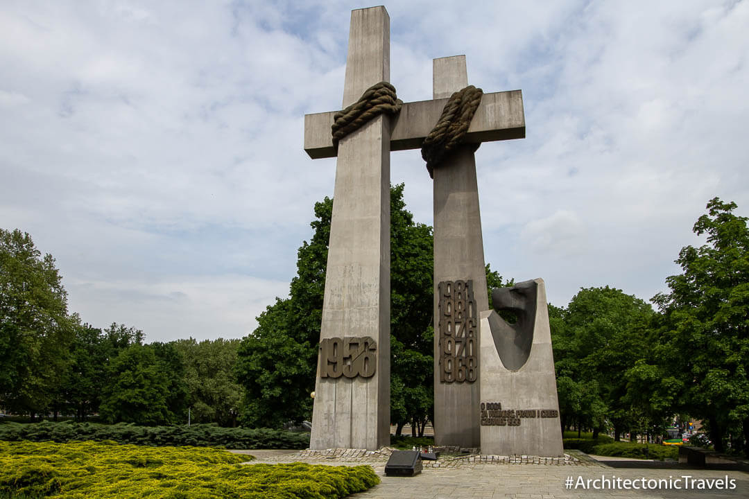 Monument to the Victims of June 1956 in Poznań, Poland | Modernist | Communist memorial | former Eastern Bloc