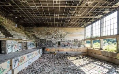 Abandoned Bulgaria: Former swimming pool in Lovech