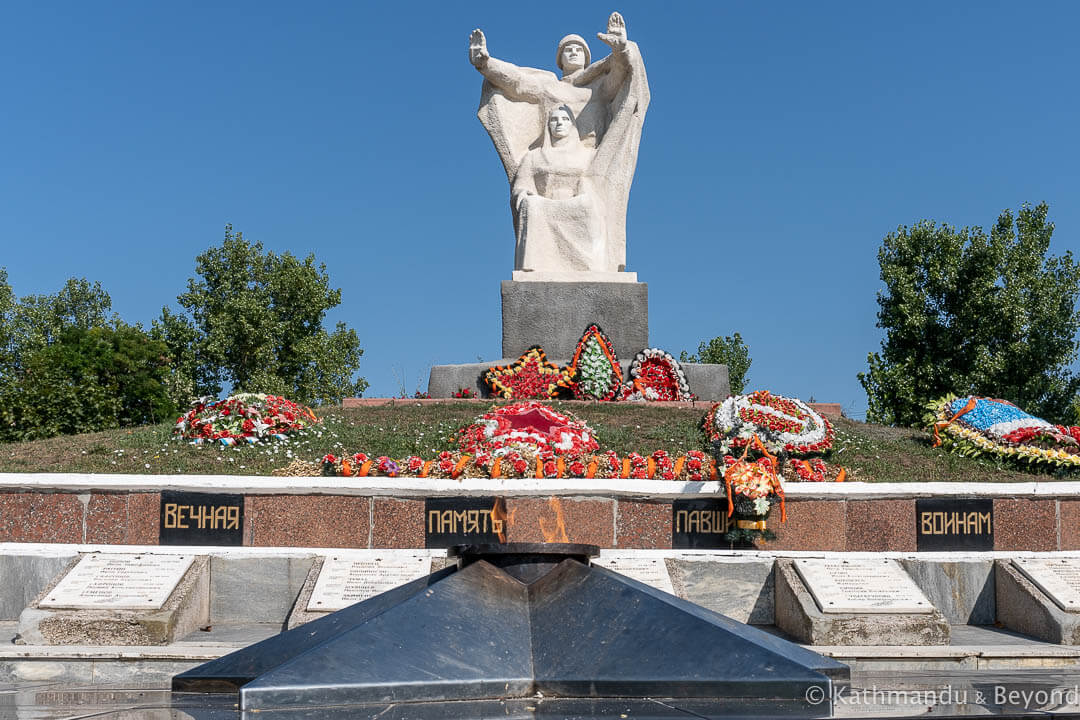 Memorial to the Great Patriotic War Comrat Moldova-5
