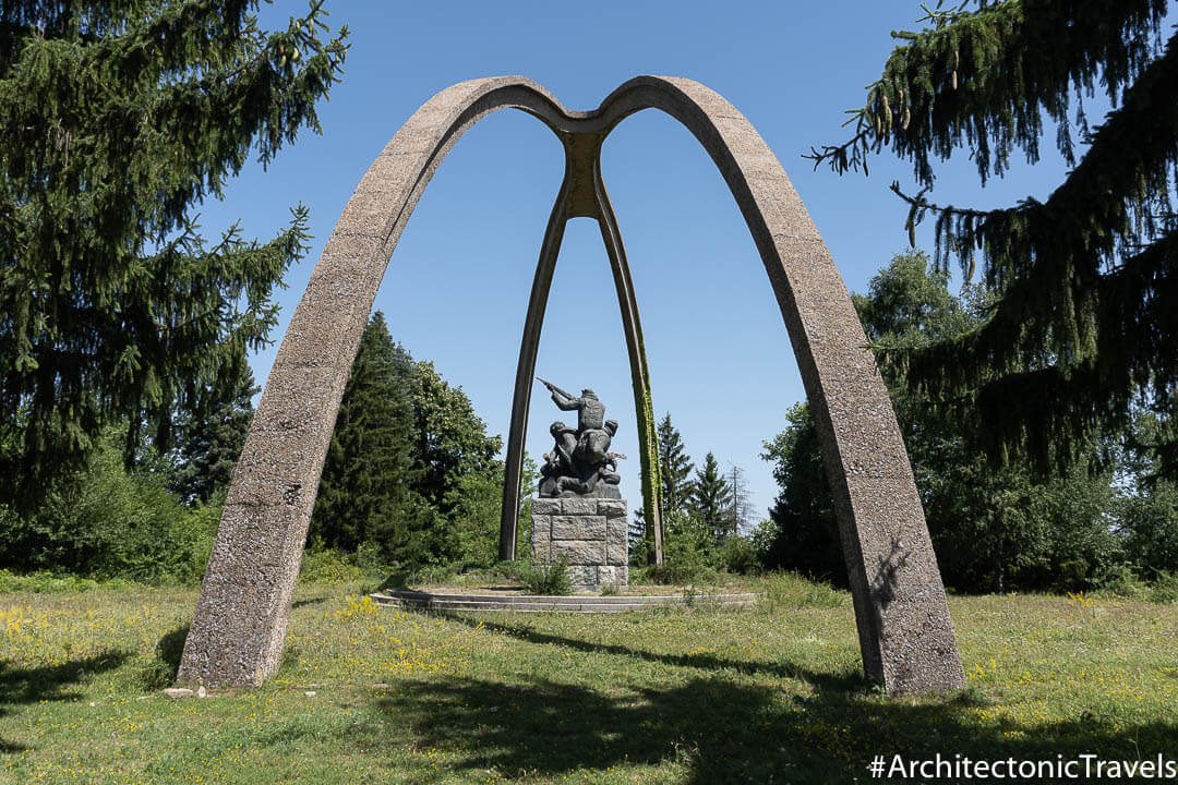 Monument to the Partisans Balvan Bulgaria-12