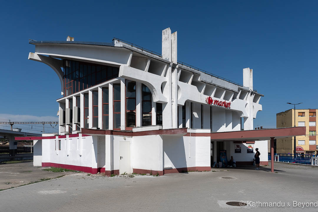 Carrefour Market (former name: Short Distance Railway Station) in Cluj Napoca, Romania | Modernist | Socialist architecture | former Eastern Bloc