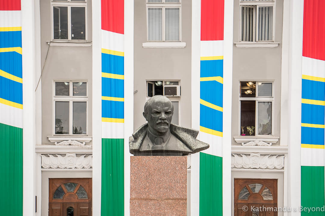Monument to Vladimir Lenin in Tiraspol, Transnistria | Soviet monument | former USSR