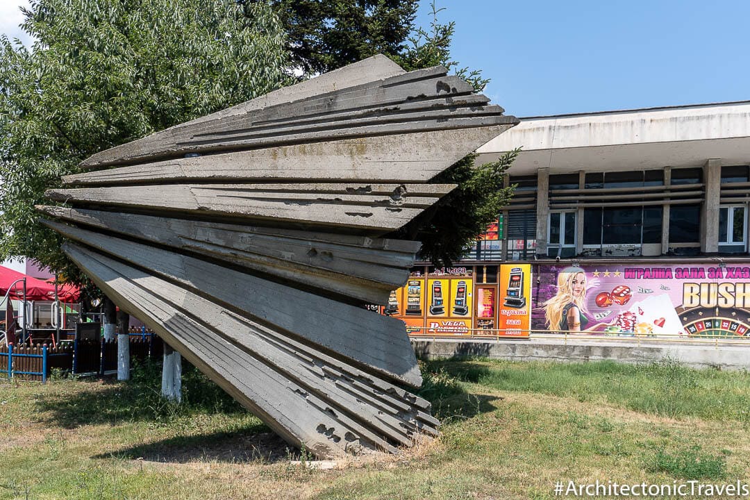 “Movement” in Varna, Bulgaria | Socialist sculpture | former Eastern Bloc