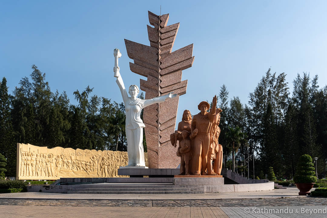 Dong Khoi Monument Ben Tre Vietnam-2