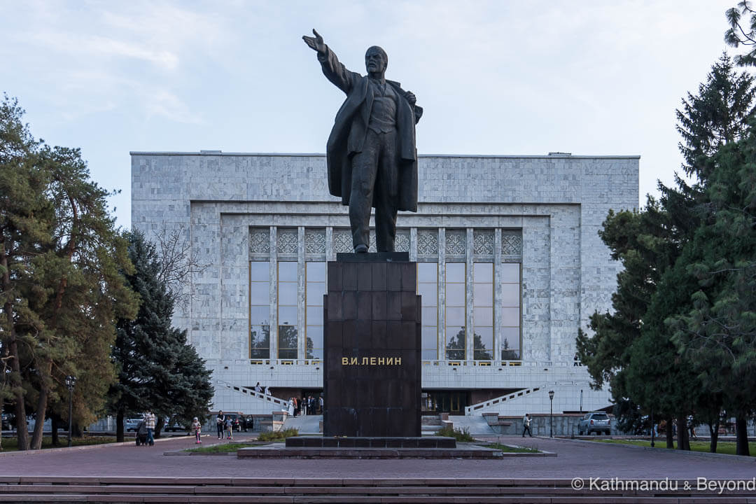 Monument to V.I. Lenin Bishkek Kyrgyzstan NOV23-10