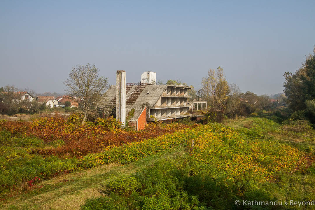 Unknown Hotel in Jasenovac, Croatia | Modernist | Socialist architecture | former Yugoslavia