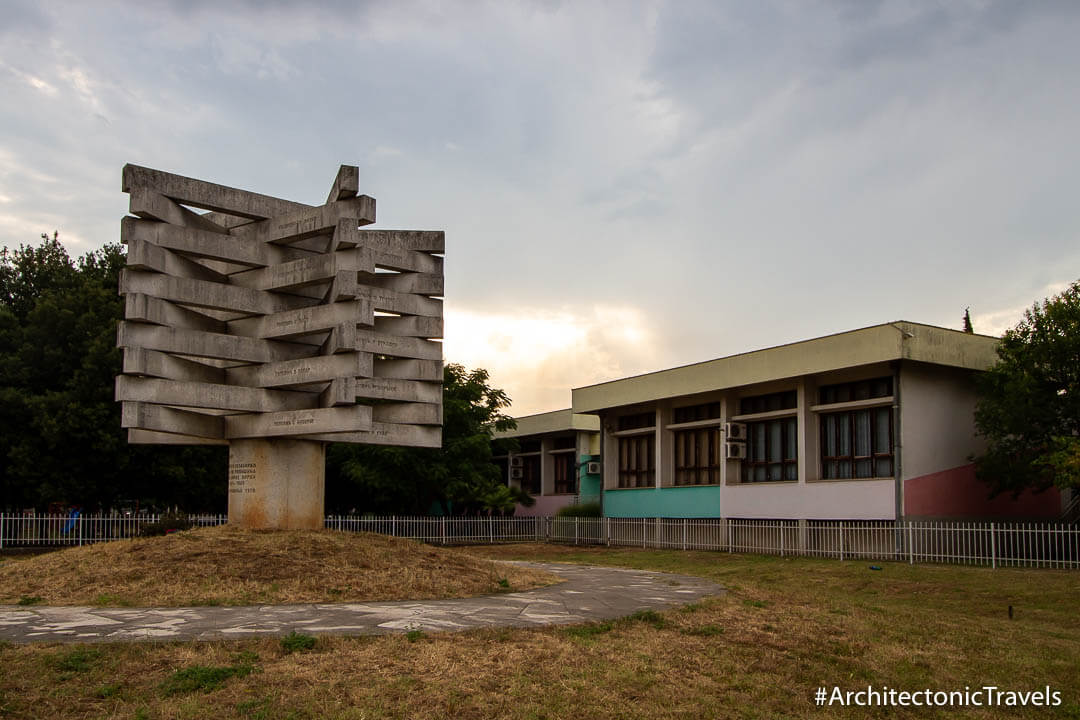 Momisici Spomenik Palom Borcu Podgorica Montenegro -10