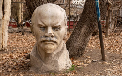 Monument to Vladimir Lenin 